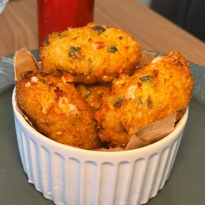 Bolinho de Milho Frito