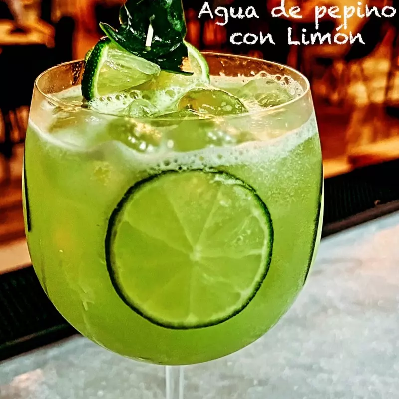 Agua fresca de pepino con limon
