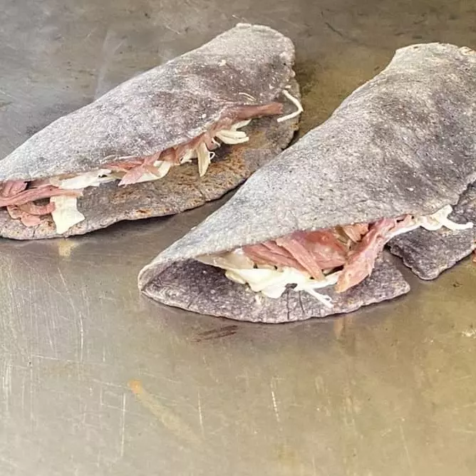 QUESADILLA DE BARBACOA