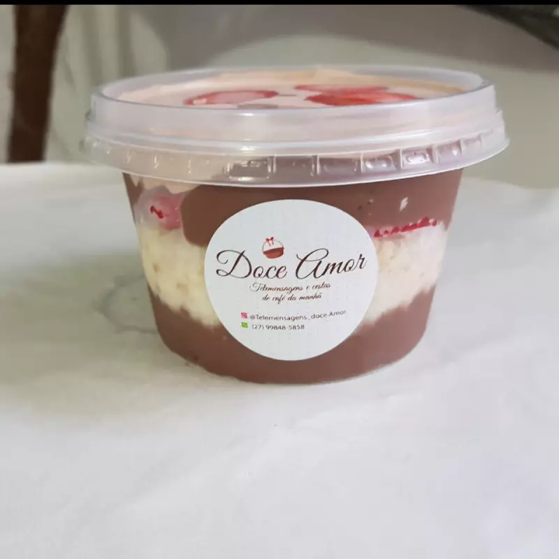 BOLO NO POTE DOIS AMORES COM MORANG