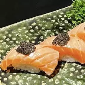 Dupla de Sushi de Salmão Trufado