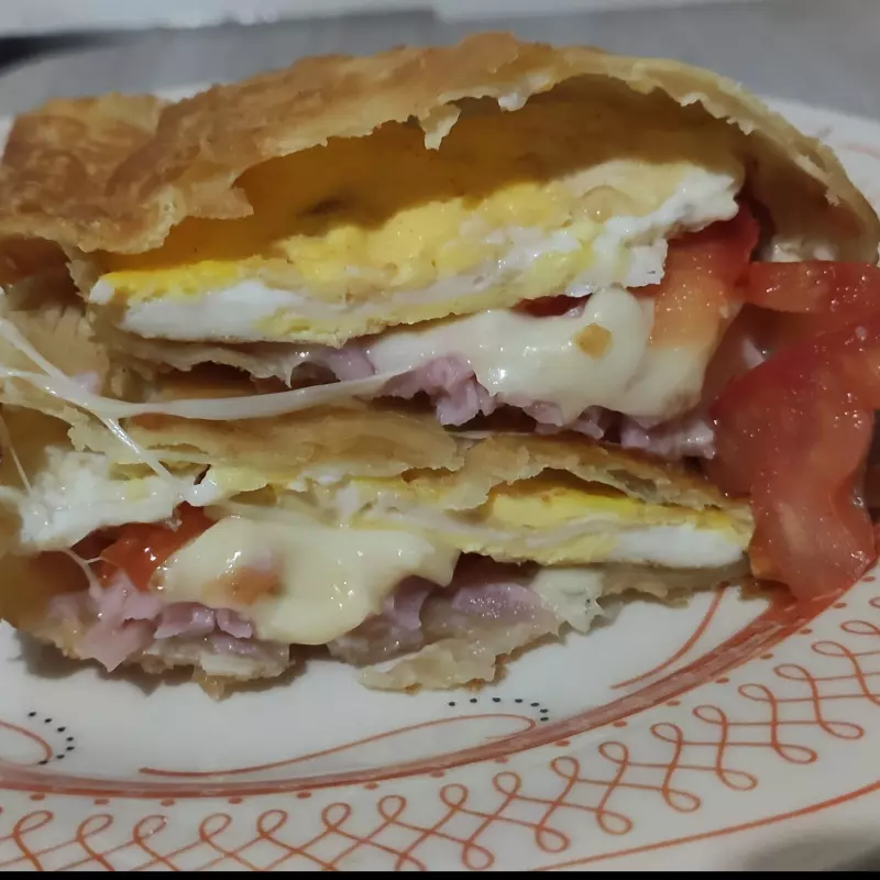 Pastel Médio X Eggs