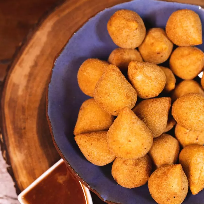 mini coxinha de frango