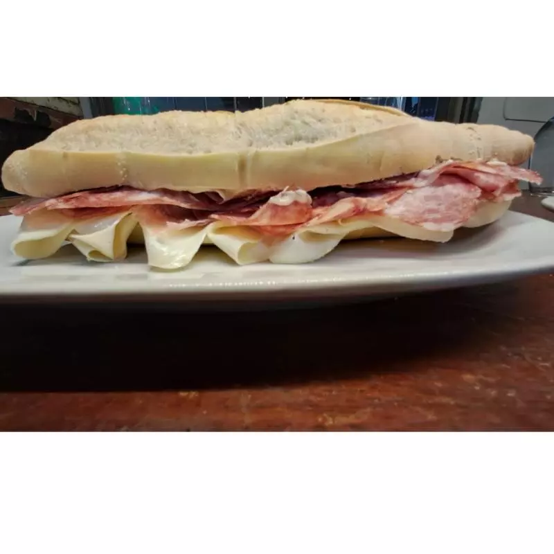 Sándwich de bondiola y queso