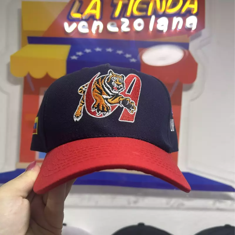 Gorra Tigres curva azul y rojo