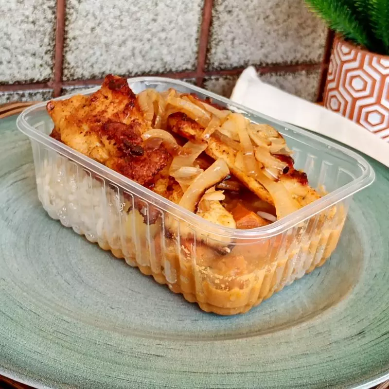 Filé de frango com feijão eriquecido