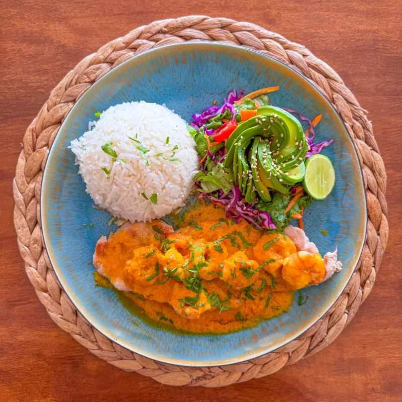 Pescado en salsa de langostinos