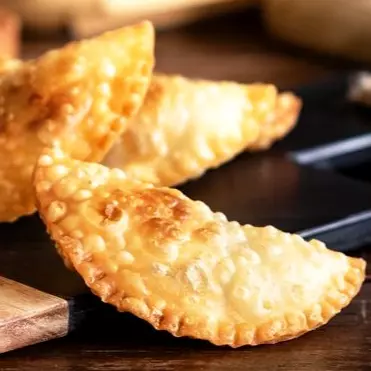 Empanada Queso Medialuna