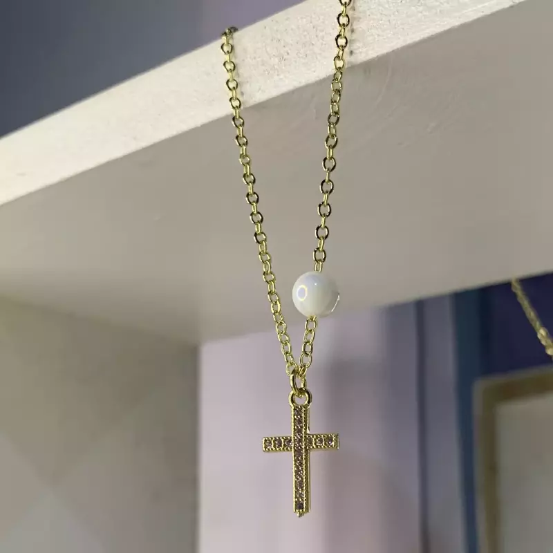 Collar cruz