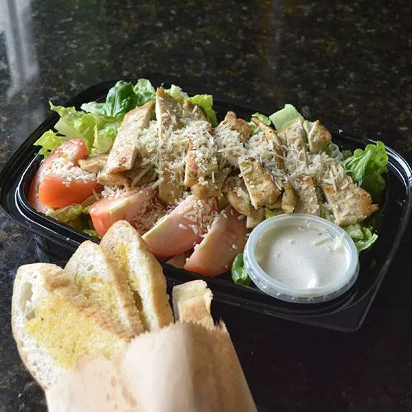 Ensalada César con Pechuga a la Plancha