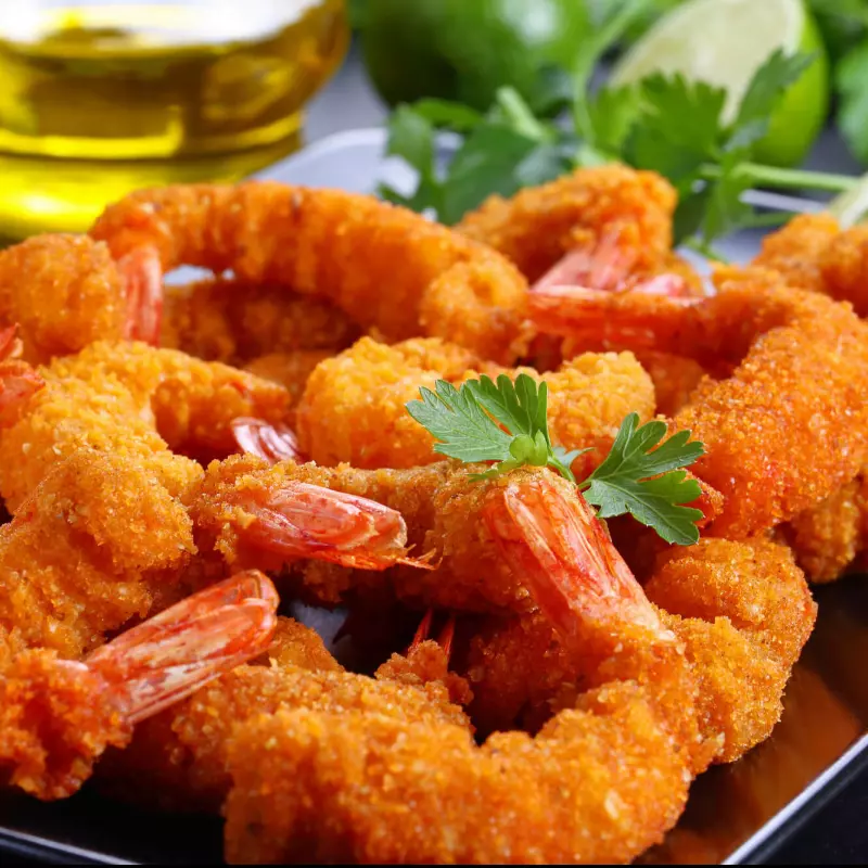 Camarão empanado e frito