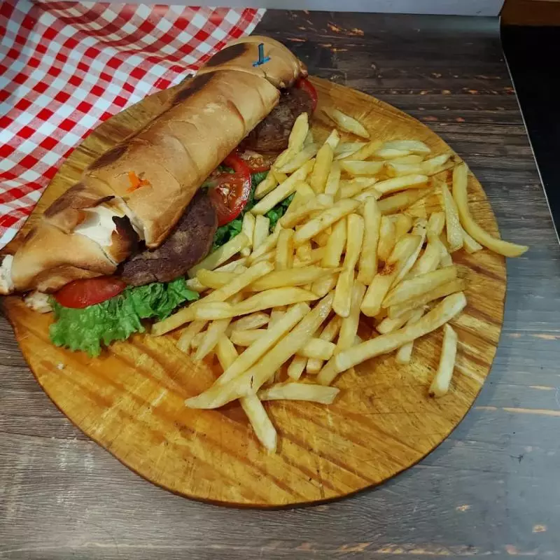 Torpedo doble hambur con papas