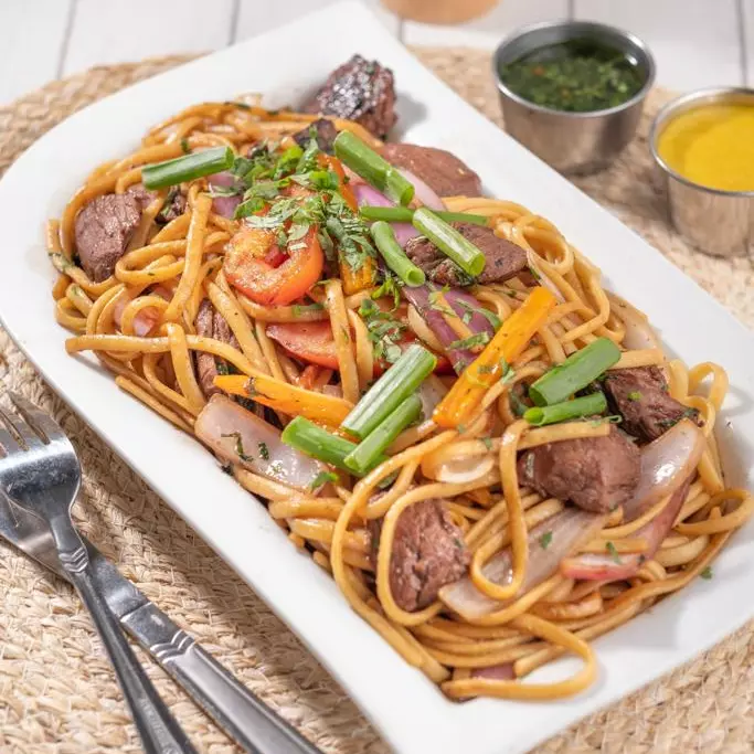 Tallarin Saltado de Carne
