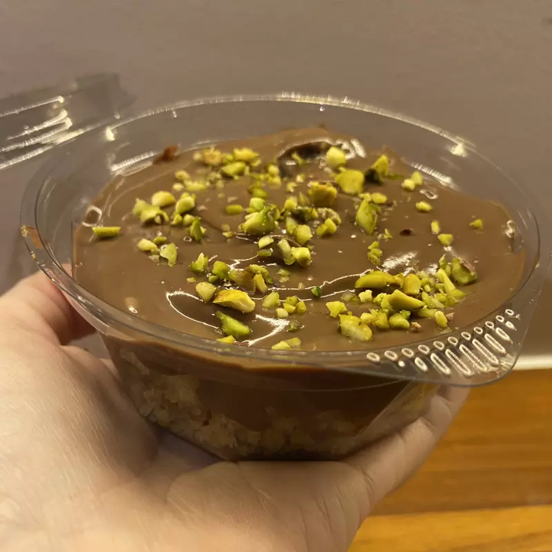 Bolo de pistache com brig congelado