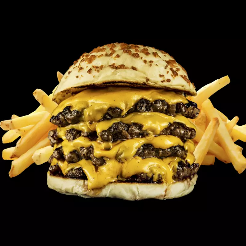 Cheesearda Cuádruple + Papas Fritas