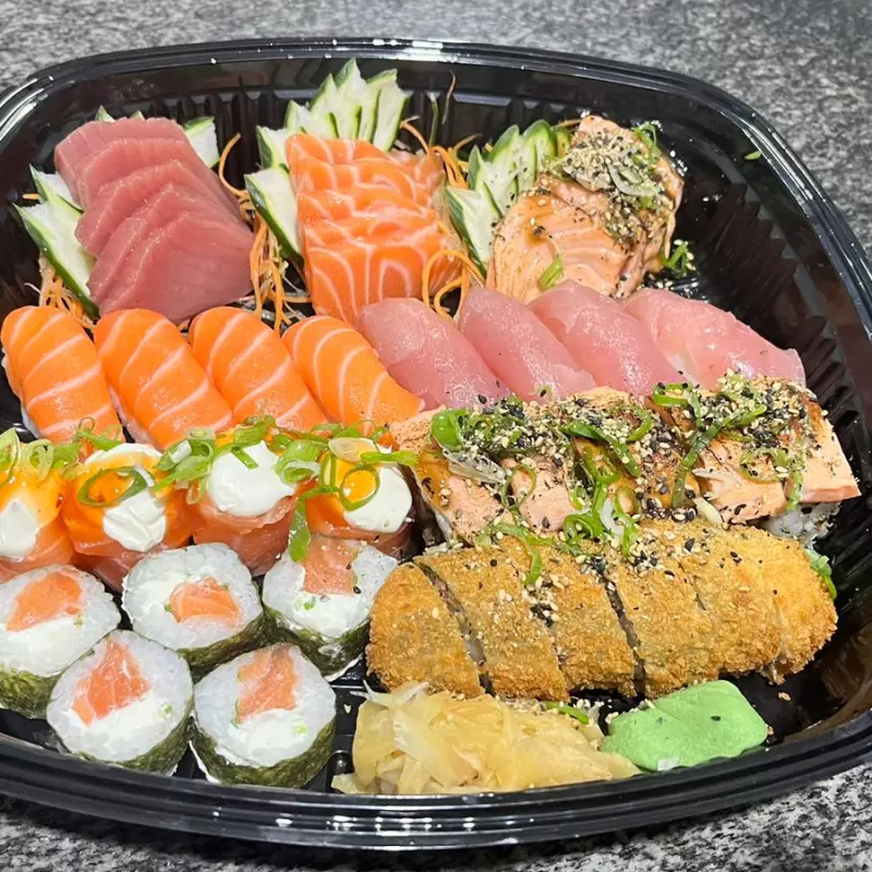 Combinado com 42 peças salmão e atum
