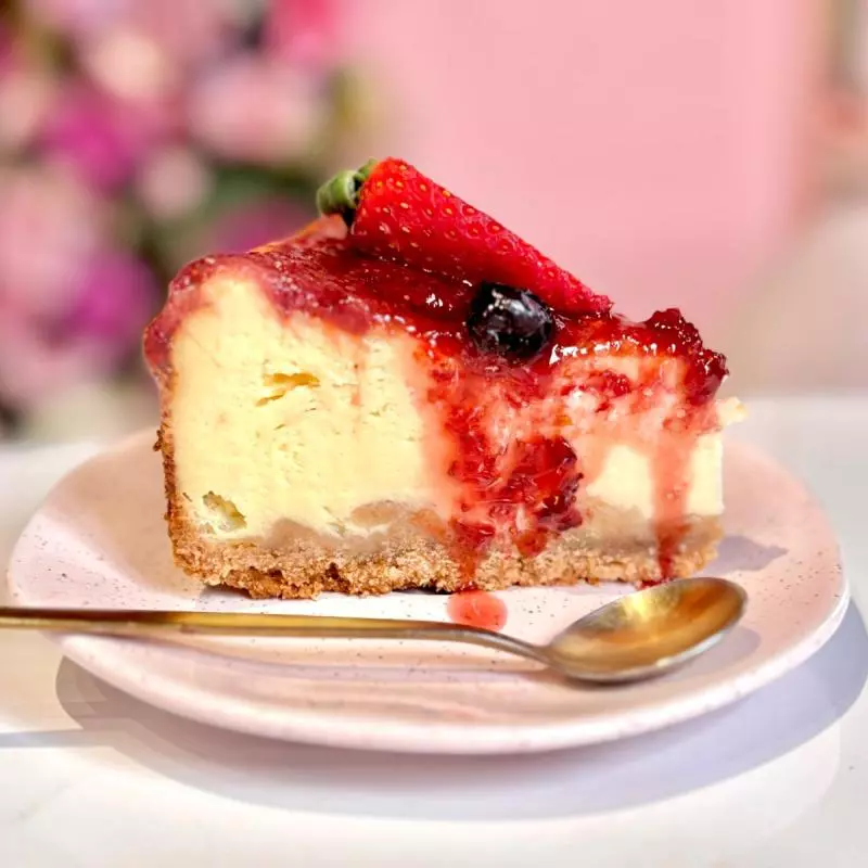 CHEESECAKE DE FRUTAS VERMELHAS
