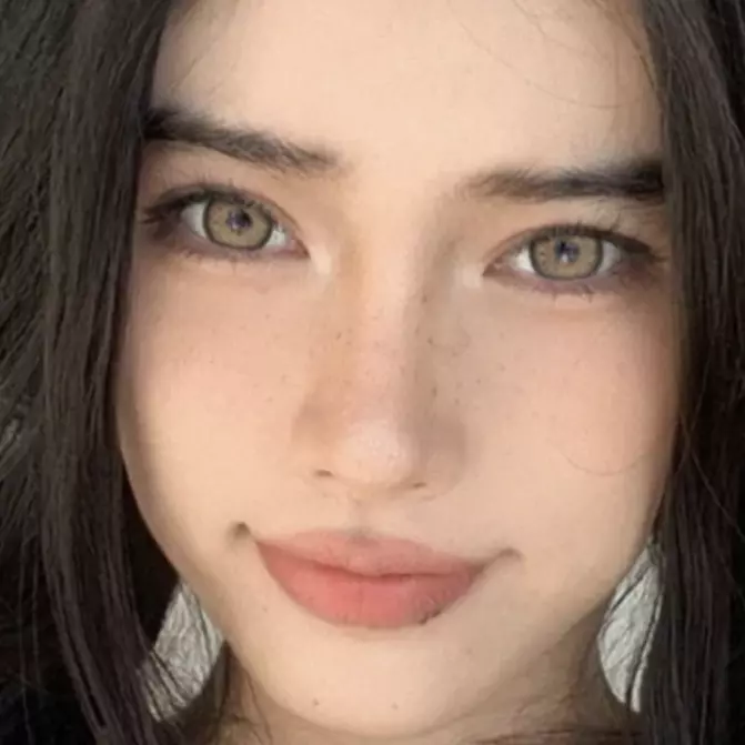 Bohemia Browm hiperrealistas