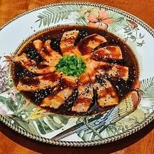 Carpaccio de salmão ao molho de ostra (10 unid)