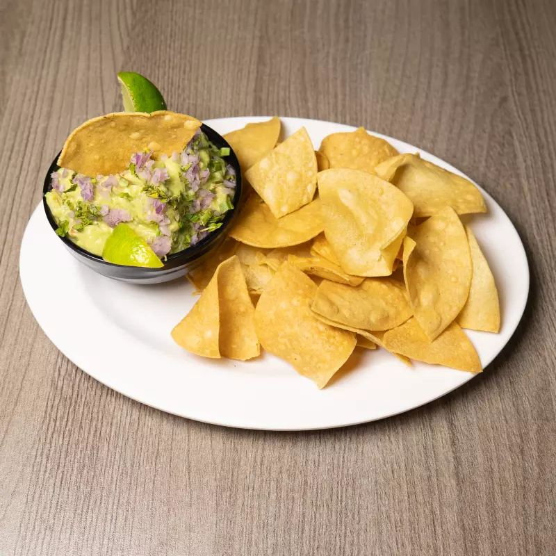 Guacamole con totopos