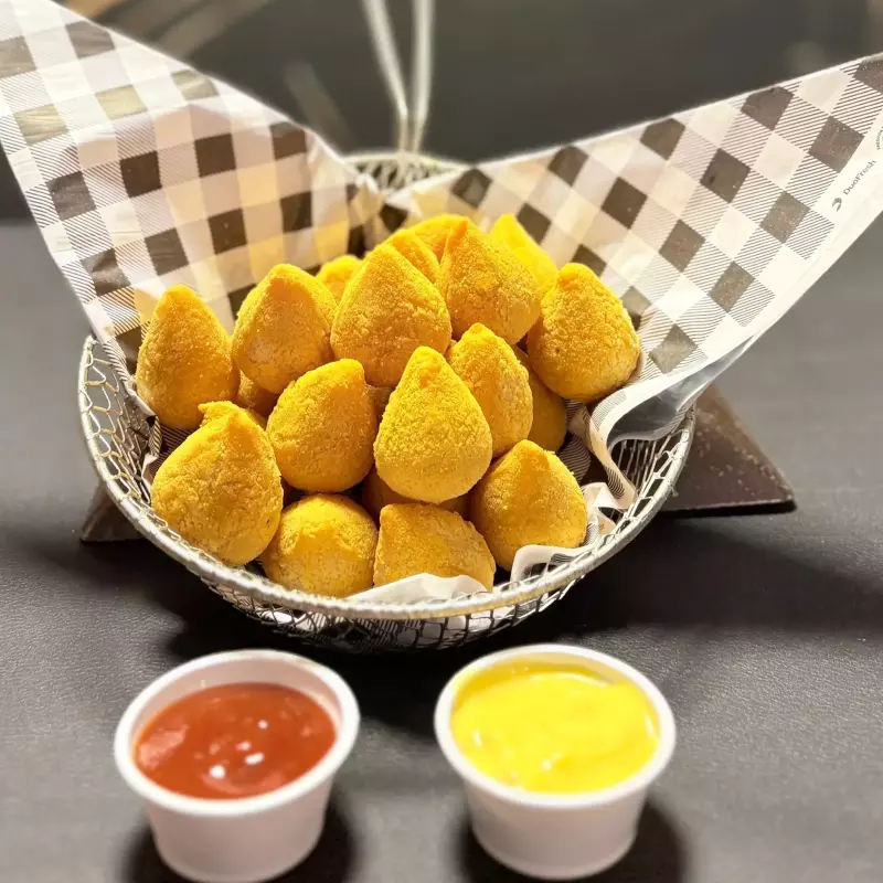 Mini coxinhas de frango crocantes