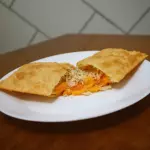 pastel de Frango com cheddar 20cm