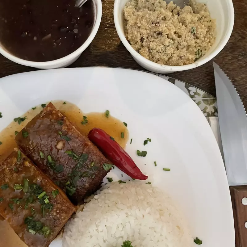 Panceta com Farofa de Banana