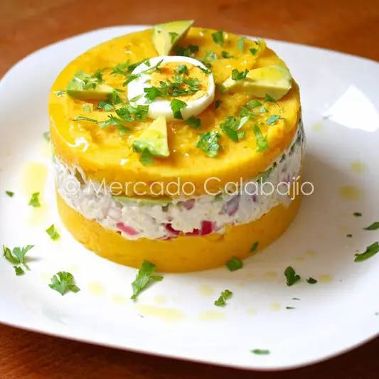 Causa limena de Pollo a Atun