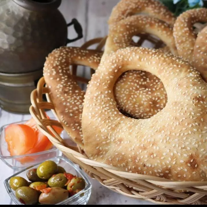 kaark za'atar/كعك زعتر