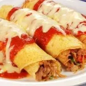 Panqueca Pernil  Cebola Caramelizada