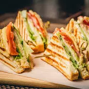 Lanche de Parmesão e Mussarela