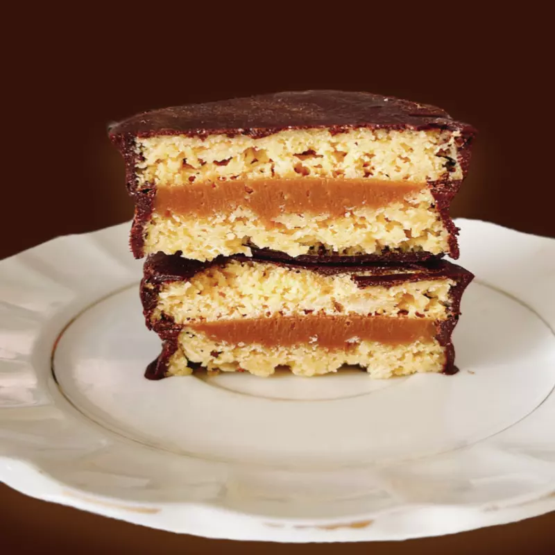 Alfajor manjar y chocolate