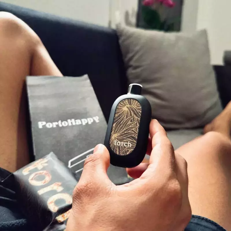 DESECHABLE PEBBLE STRAWBERRY