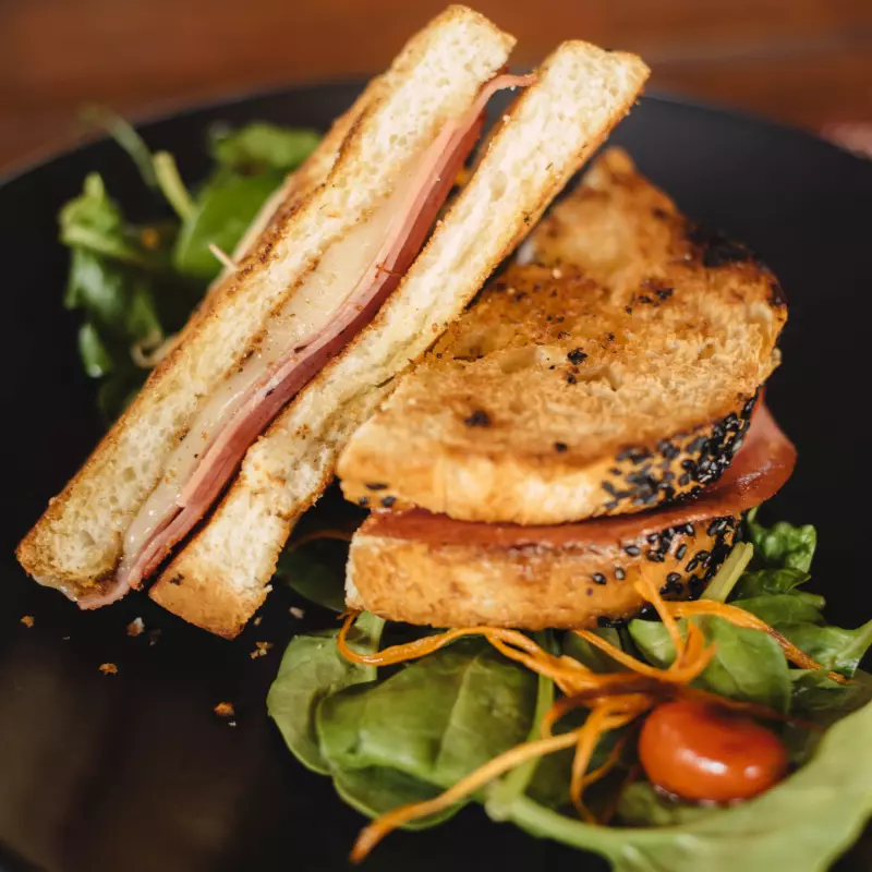Tostado de jamón y queso