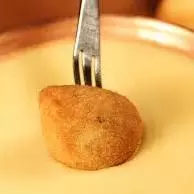 Fondue de coxinha serve 2 pessoas