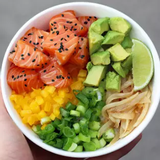 Poke de camarão empanado