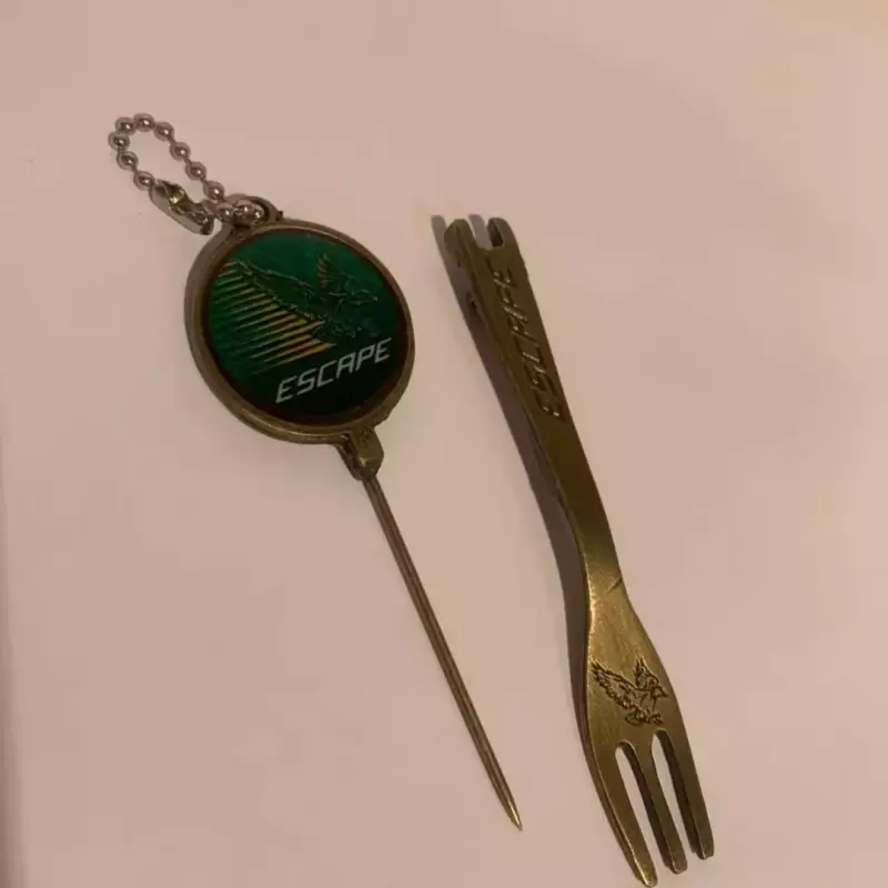 FURADOR ESCAPE COM GARFINHO