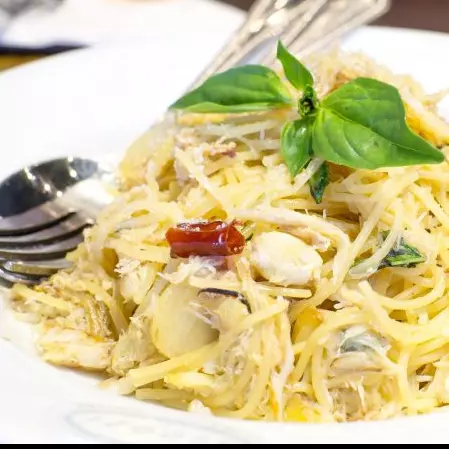 Espagueti Pollo a la Carbonara