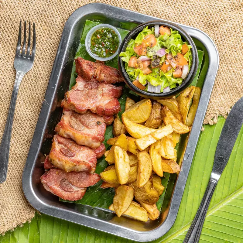 Picada de bondiola de cerdo