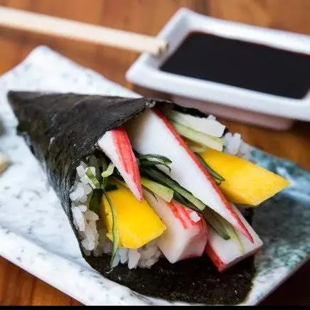 08.CONOS DE SURIMI Y KANIKAMA2 PIEZAS