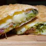 Brócolis com Queijo e Bacon