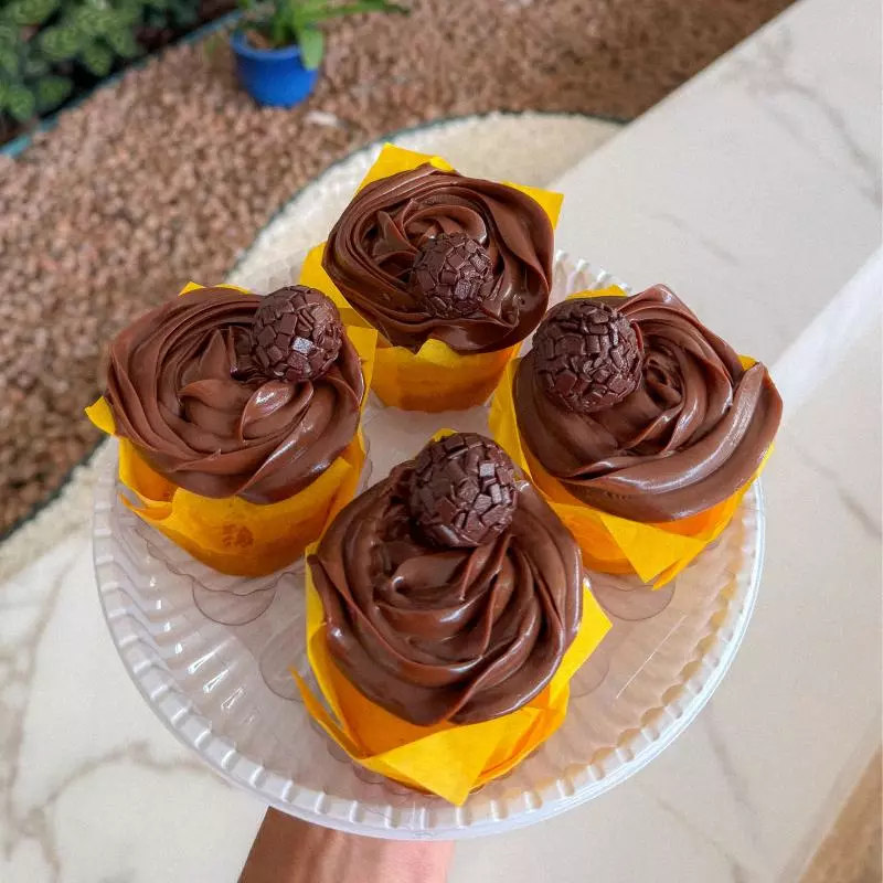 Cupcake de cenoura c/ brigadeiro