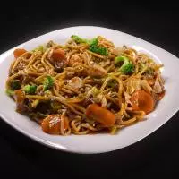 Yakisoba TRADICIONAL +5 HOT ROLL