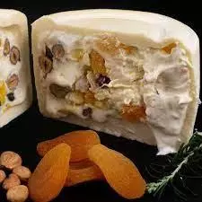 Queijo Trufado Damasco e Avela 300g