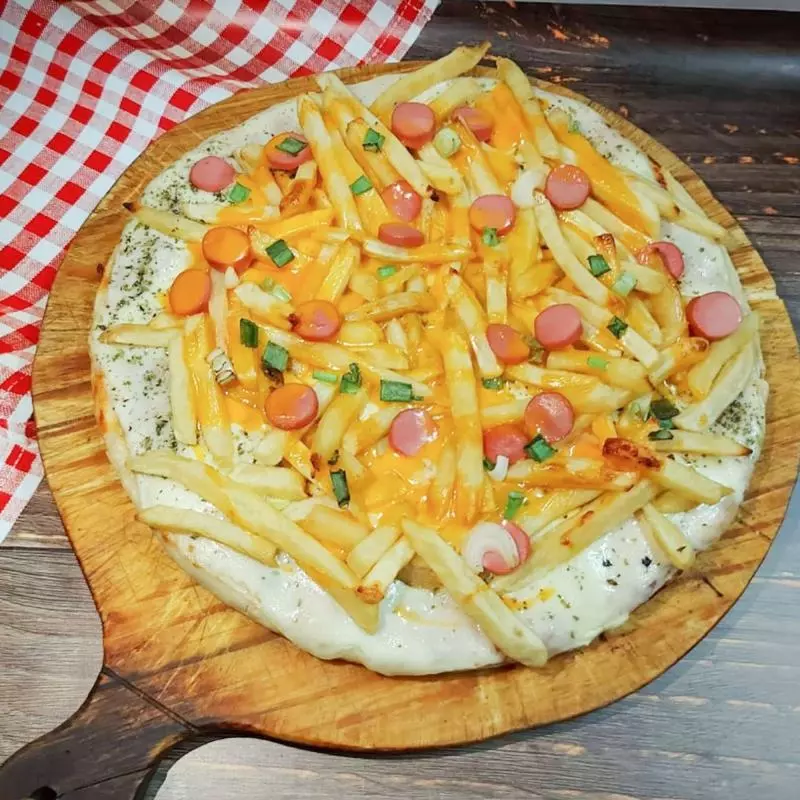 Salchipapas con cheddar (6 porc)