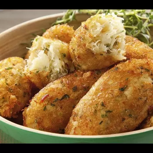 BOLINHO DE BACALHAU