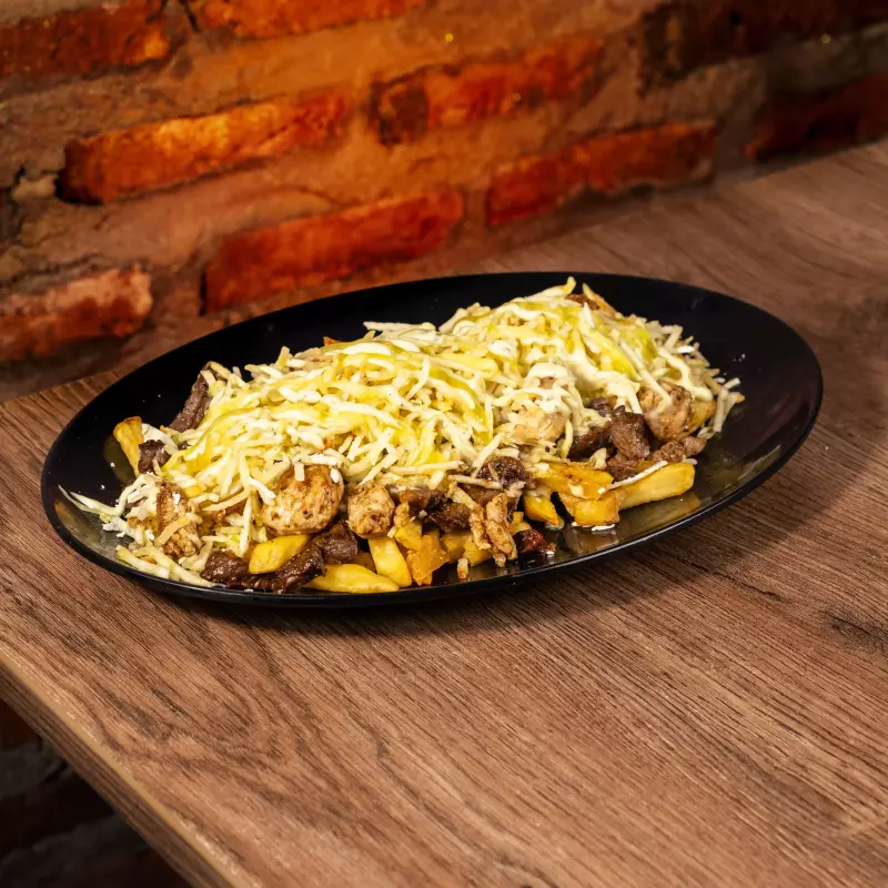 Salchipapa combinada