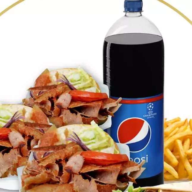 3 Kebab, patatas grandes, bebida gra