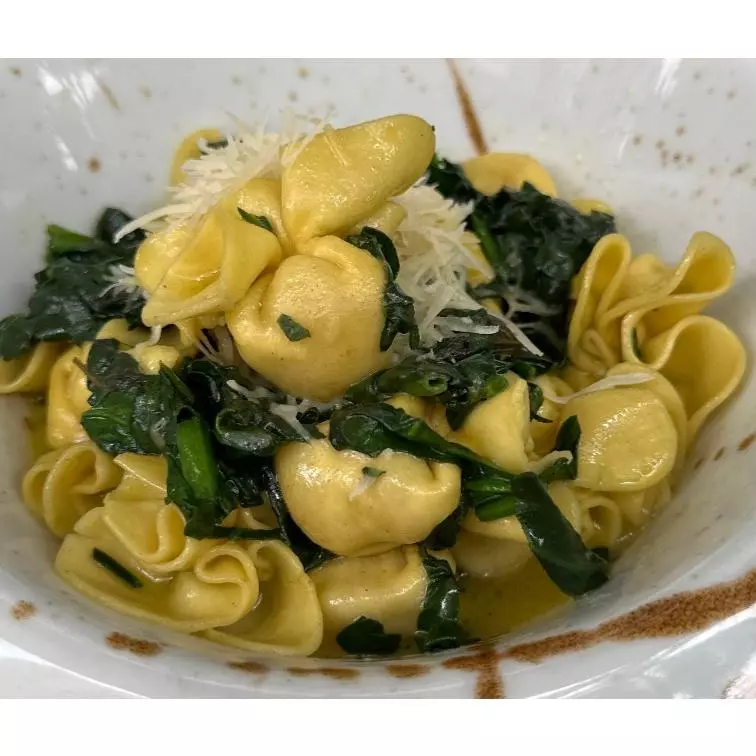 Pasta fresca RELLENA y LICOR DULCE