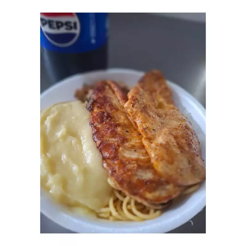 FRANGO GRELHADO COM PURÊ